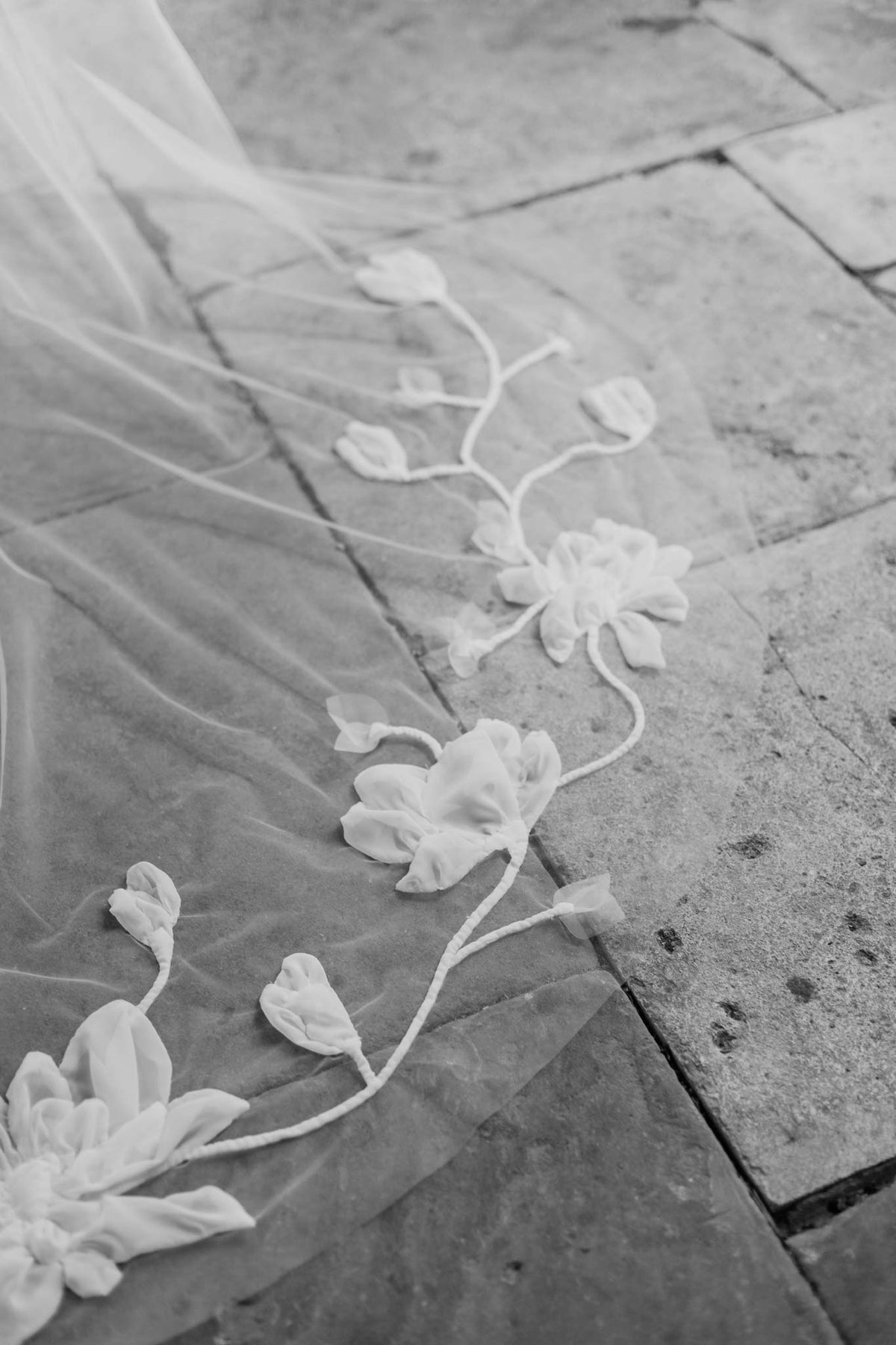 Wedding Veil Hand embroidered Italian drop veil - Luna