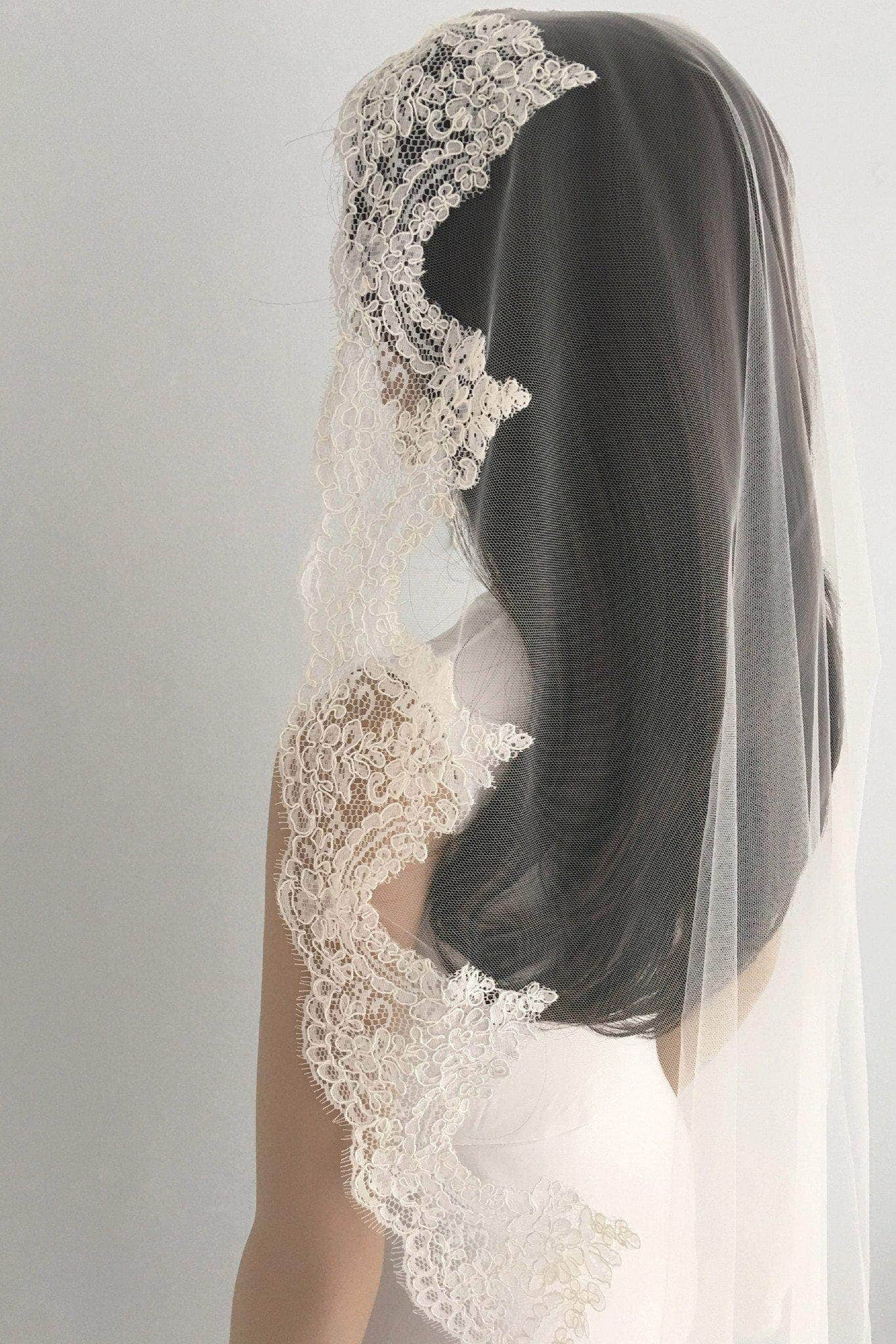 Wedding Veil Lace mantilla wedding veil - 'Adela'