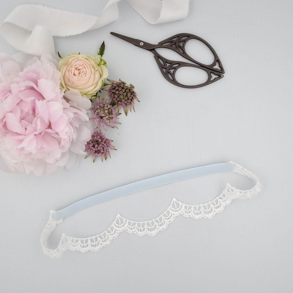 Wedding Garter &#39;Something blue&#39; and delicate scalloped lace garter - &#39;Ada&#39;