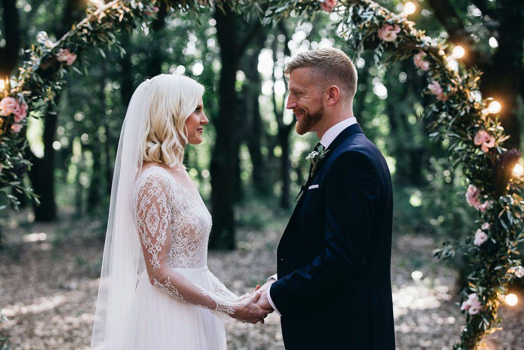 Real Bride | Anna Kara Dress | Pencil Edge Single Tier Wedding Veil Elsie