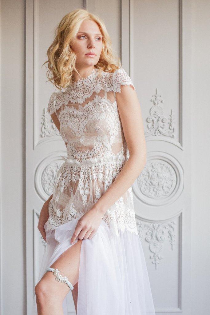 What is a traditional colour for a garter? Should I wear a blue garter?