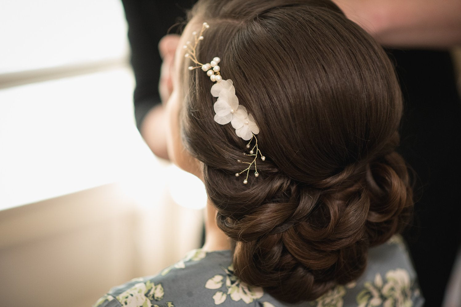 Real Bride | Freshwater Pearl and Silk Flower Hair Comb Helvia