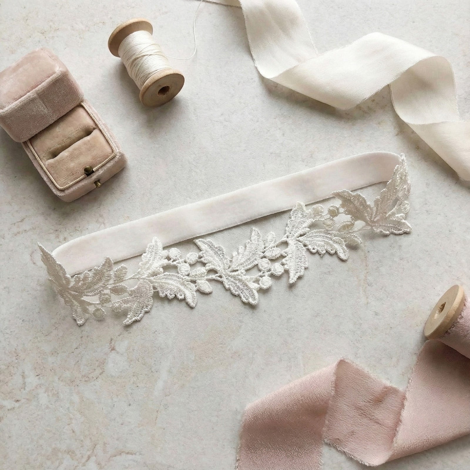 Super sleek lace leaf wedding garter - 'Juniper' Super sleek lace leaf wedding garter - 'Juniper'