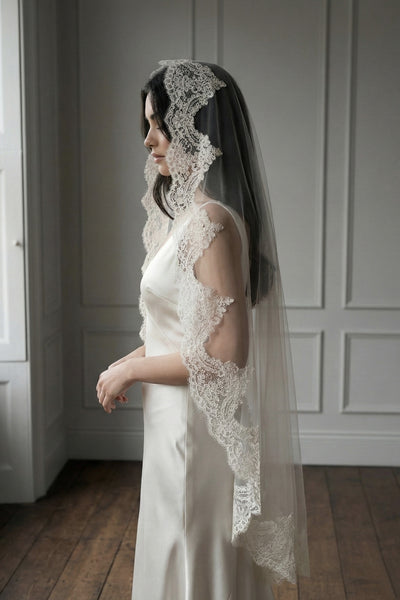 Mantilla veils