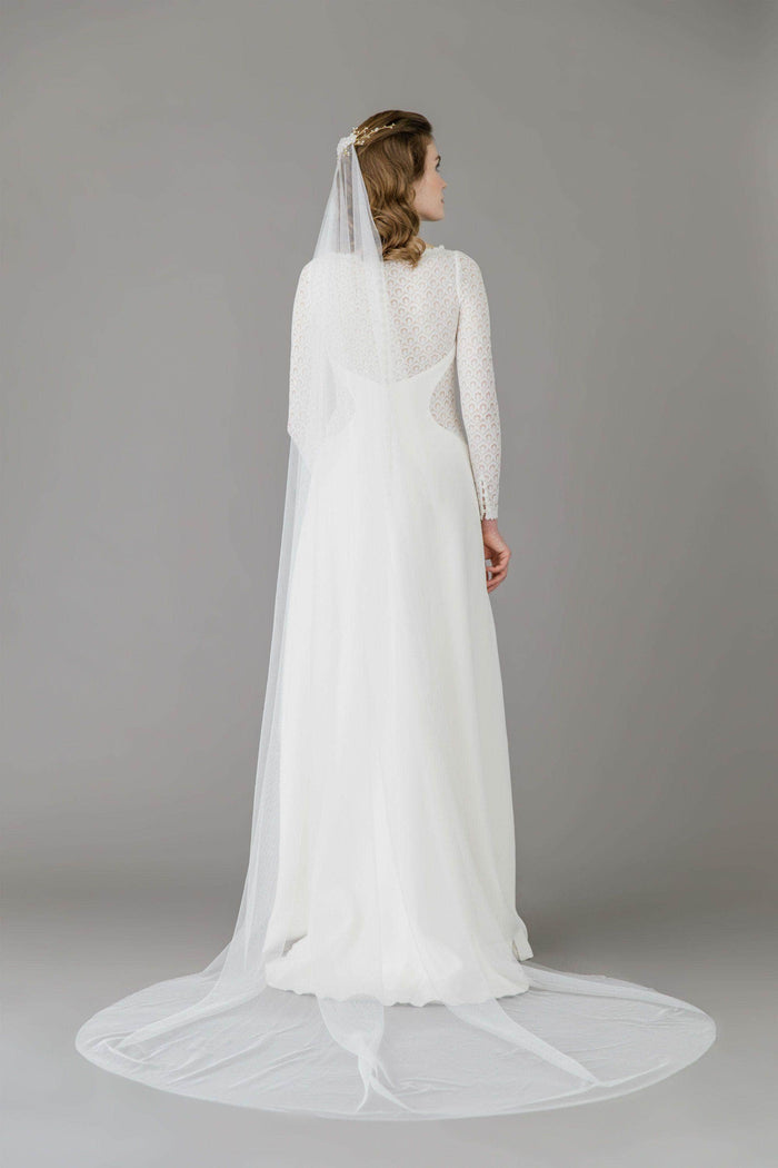 Ilona veil