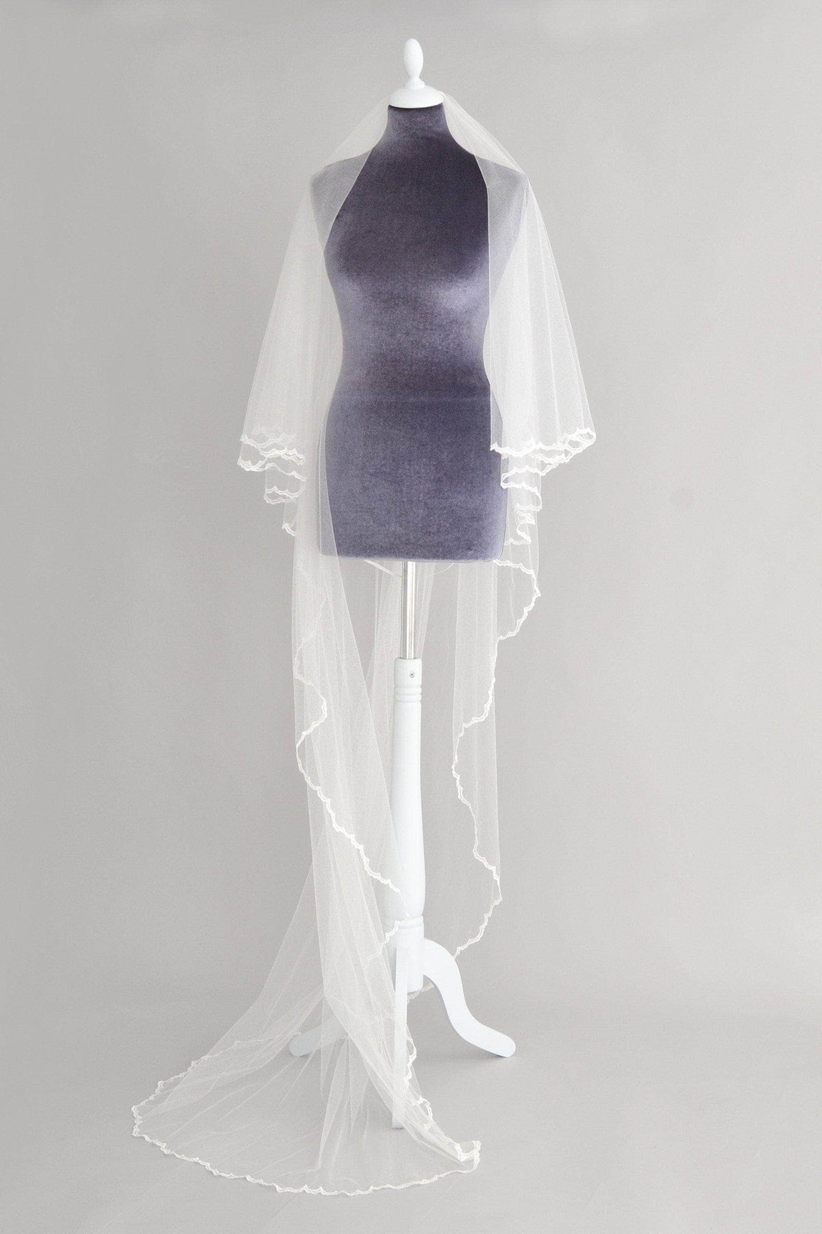 Wedding Veil Crisp silk two tier wedding veil with delicate lace edge - &#39;Nala&#39;