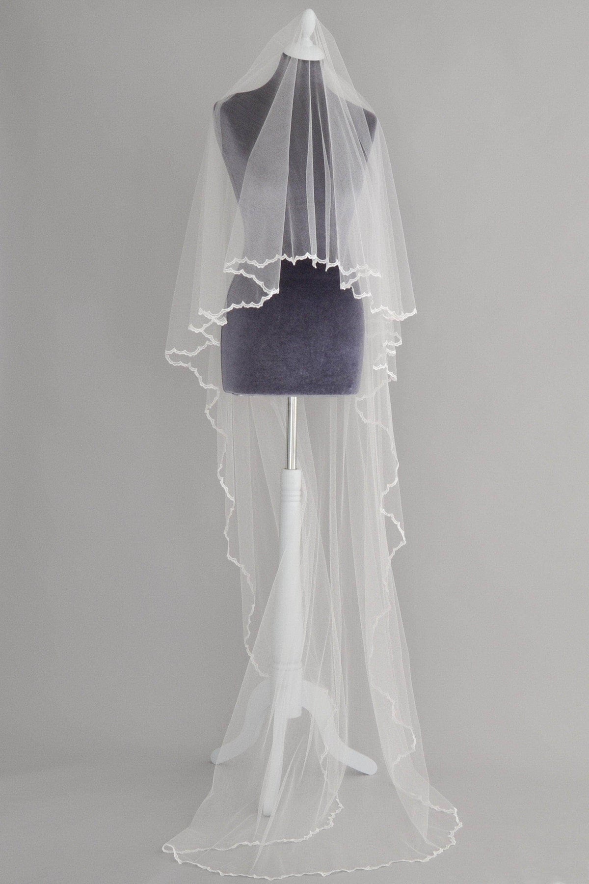 Wedding Veil Crisp silk two tier wedding veil with delicate lace edge - &#39;Nala&#39;