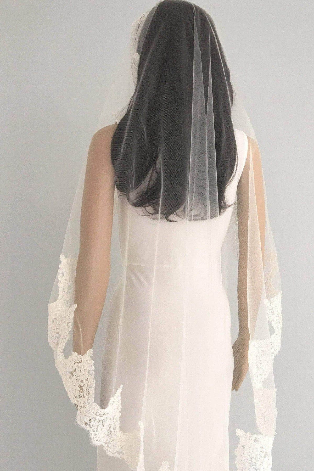 Wedding Veil Lace mantilla wedding veil - &#39;Adela&#39;