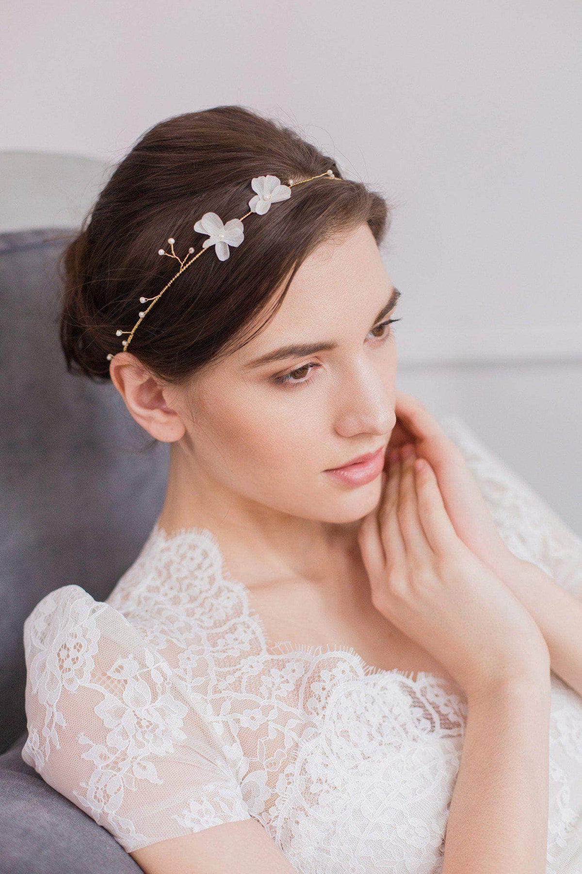 Wedding Hairvine Gold wedding hair vine with pearls and silk flowers - &#39;Hareré&#39;