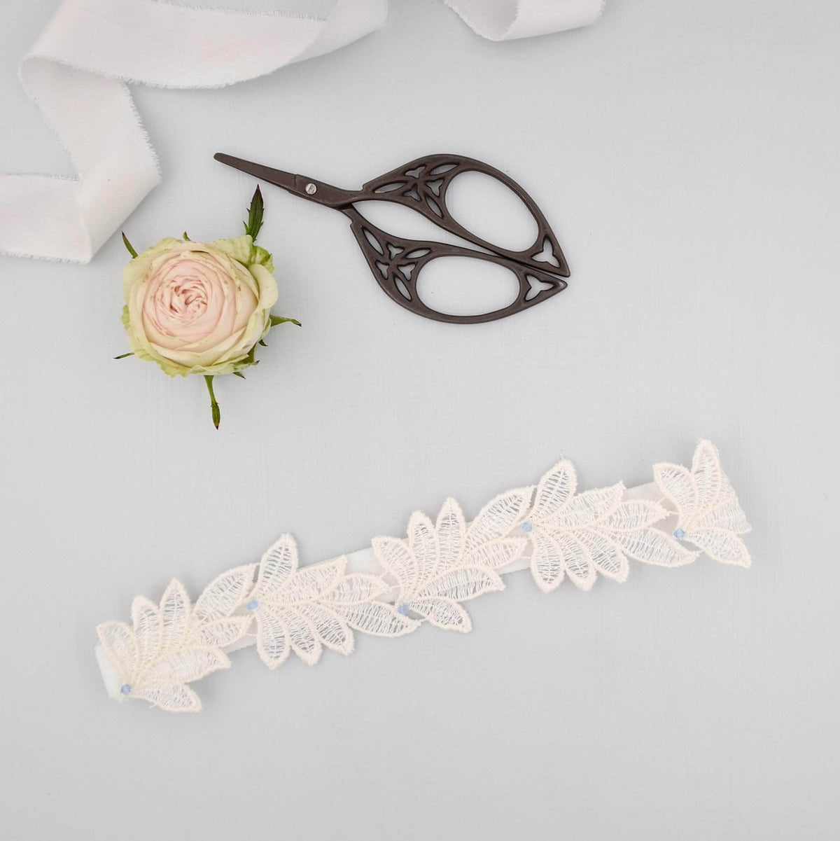 Wedding Garter Bridal garter set - Super sleek lace leaf wedding garter and matching toss garter - &#39;Elme&#39;