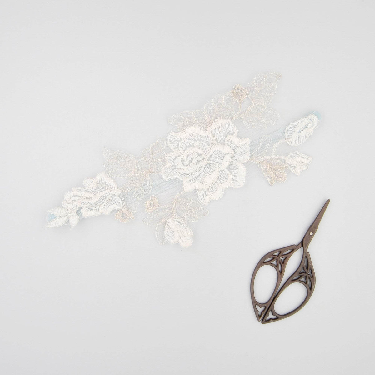 Wedding Garter &#39;Something blue&#39; silver and ivory lace motif garter - &#39;Amara&#39;