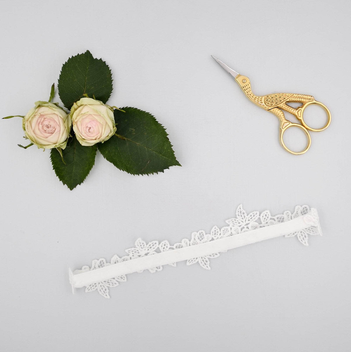 Wedding Garter Delicate floral lace wedding garter - &#39;Mimi&#39;