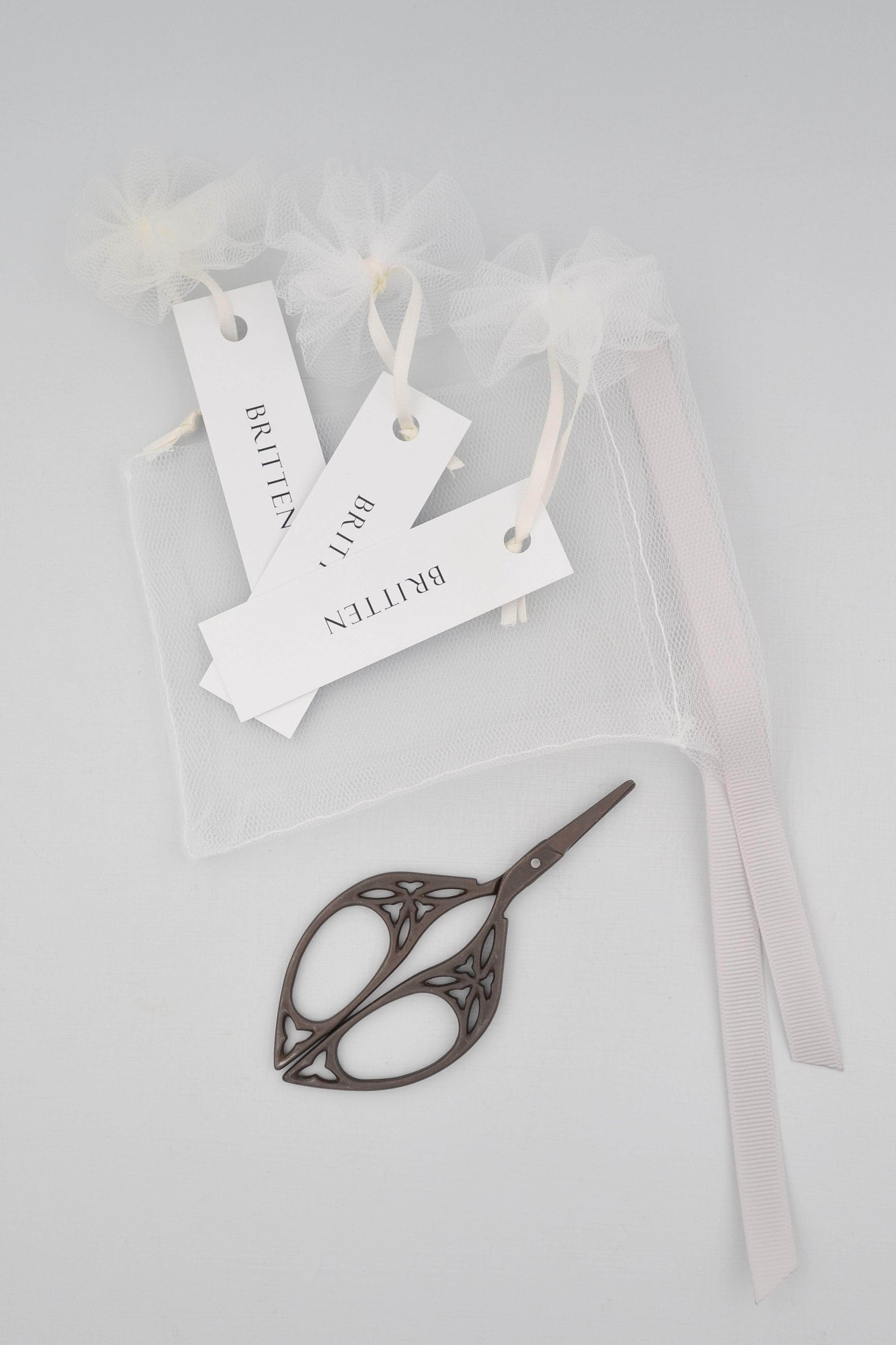 Veil swatch samples Off-white, white & ivory Veil swatch samples - traditional tulle