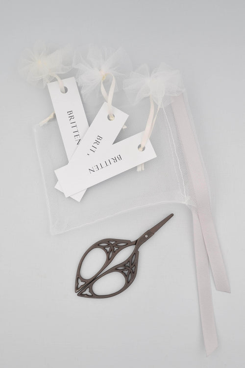 Veil swatch samples Off-white, white & ivory Veil swatch samples - traditional tulle